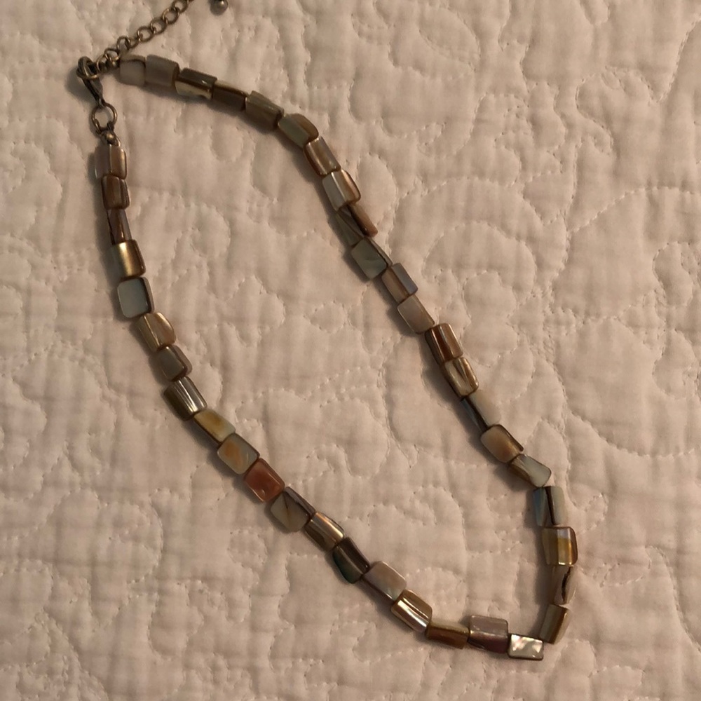Lovely beige Premier 16” necklace